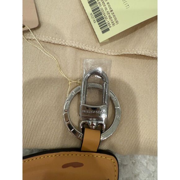 Louis Vuitton Pizza Charm M02189 - Picture 3 of 3